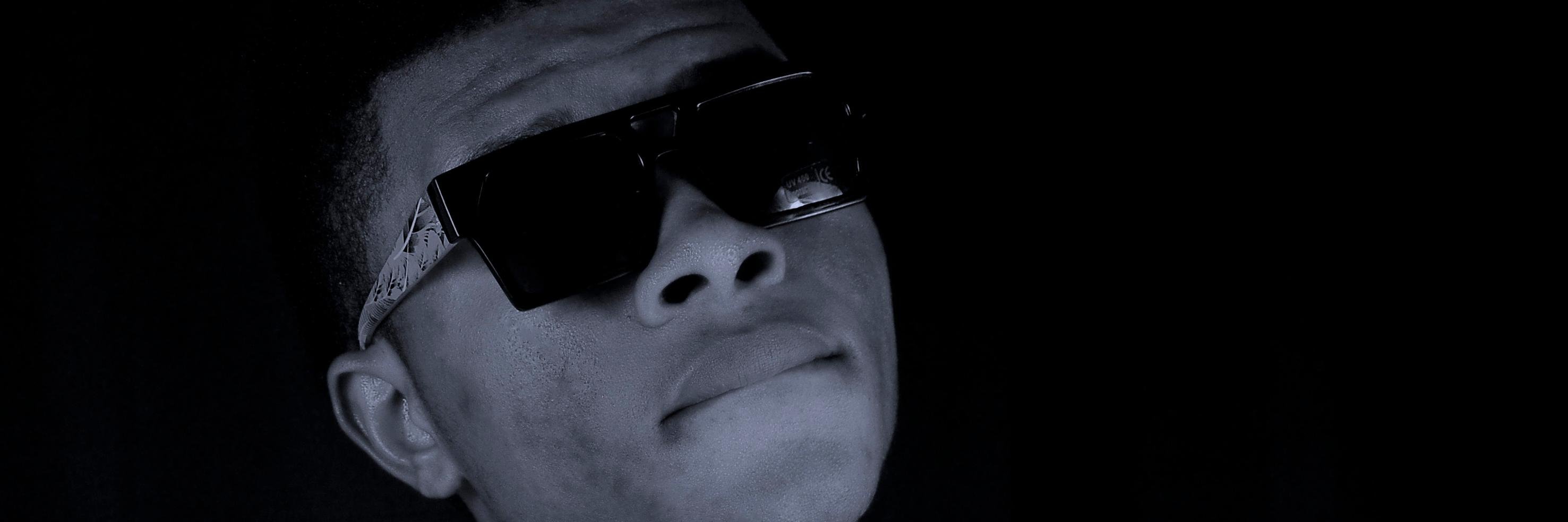 RealD_vertMusic's profile banner image