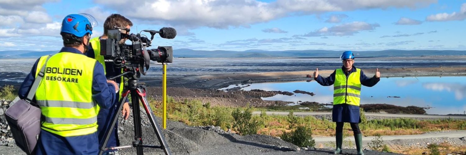 Peter Tom Jones banner