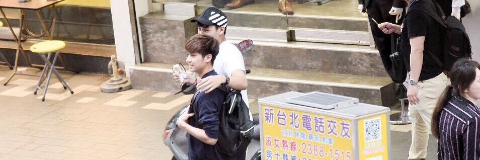 รองเท้าสีแดง❤️ banner
