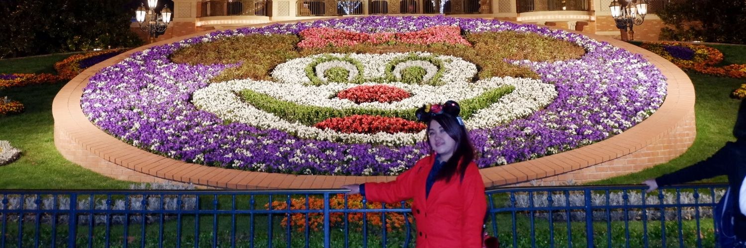 vonnylyn's profile banner image
