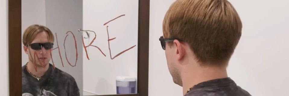 Em banner