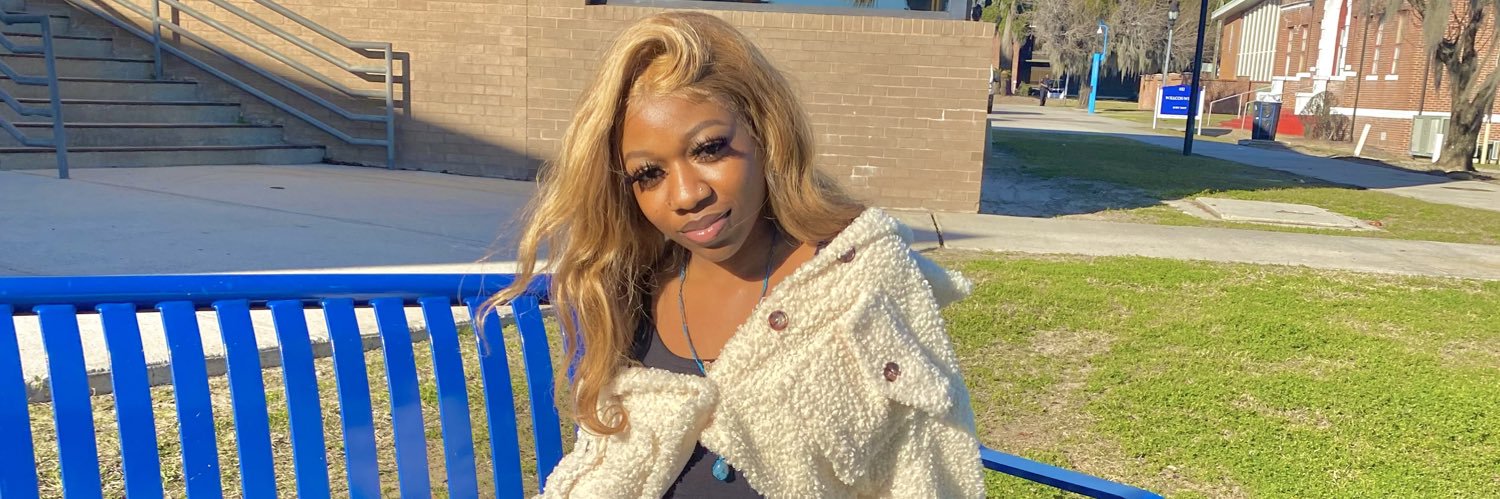 Breski🧸🦋 banner