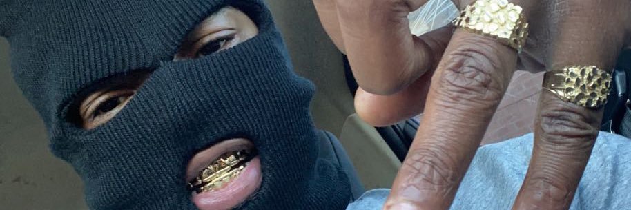 dee_moyd's profile banner image