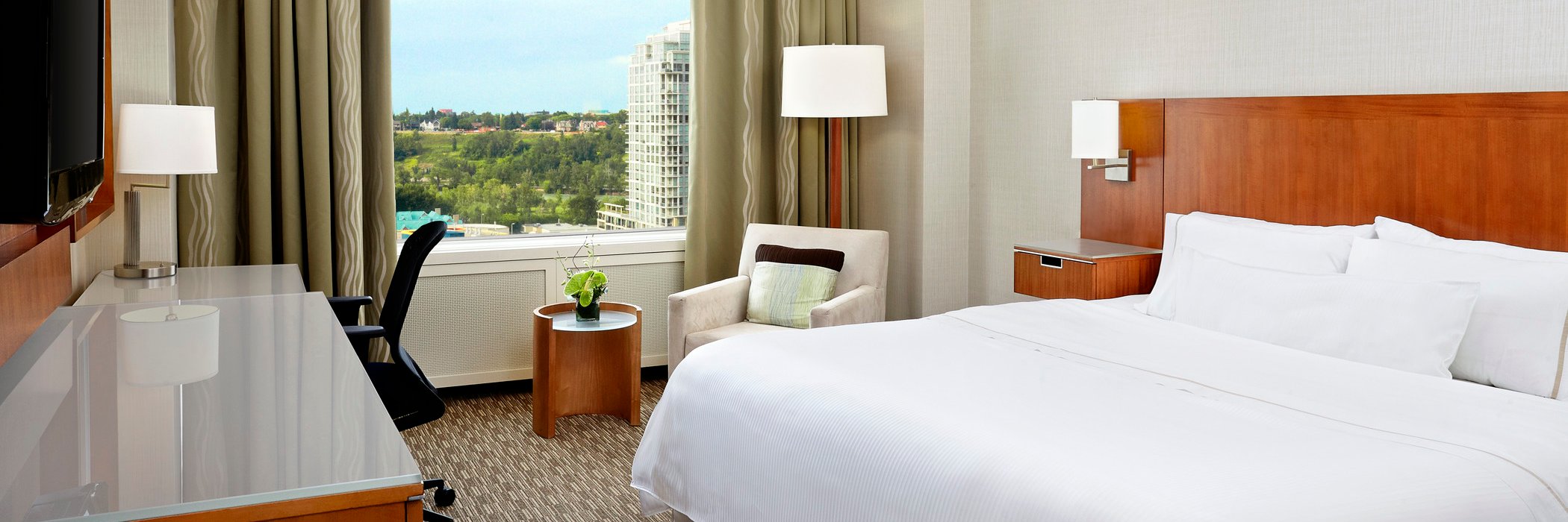 The Westin Calgary banner