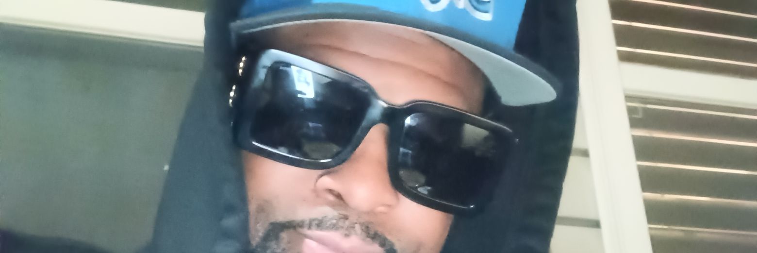 Bondz70739's profile banner image