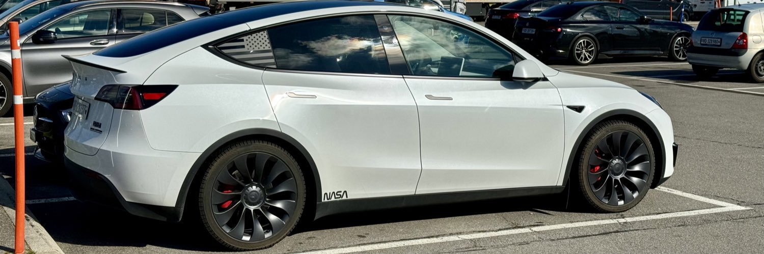 Anthony / Flookie🇨🇭 banner