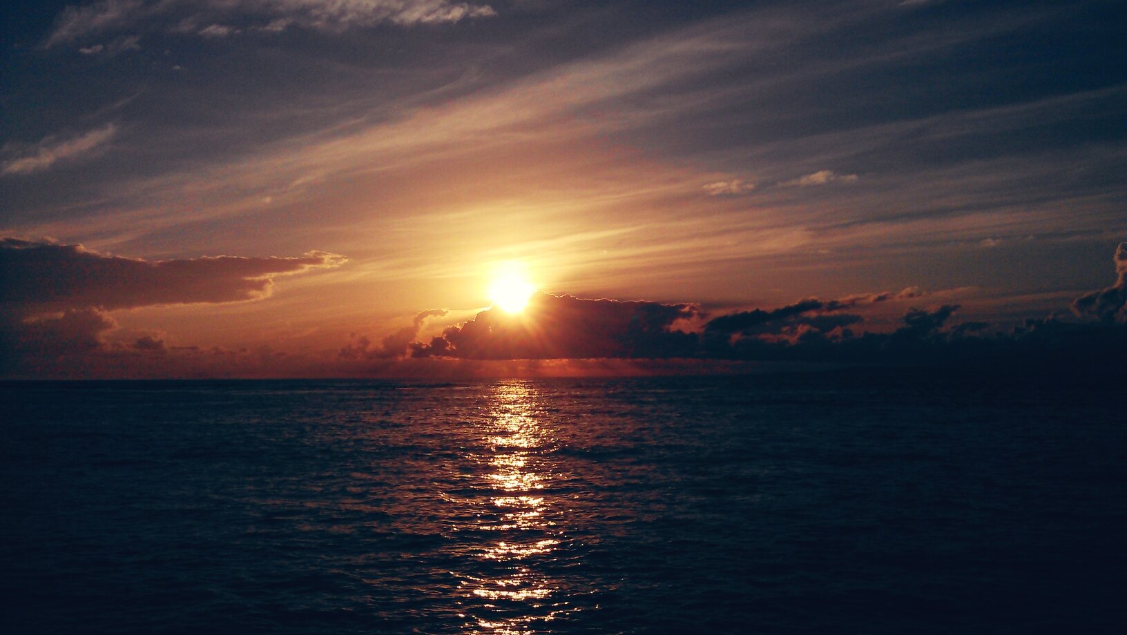 thresiaaa's profile banner image