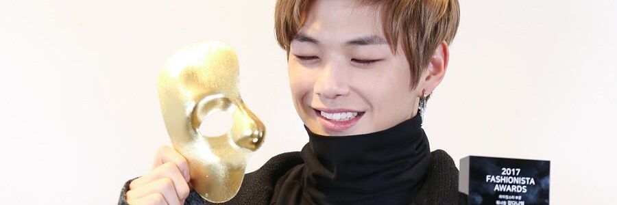 강다니엘 쓸데없는 정보봇 banner