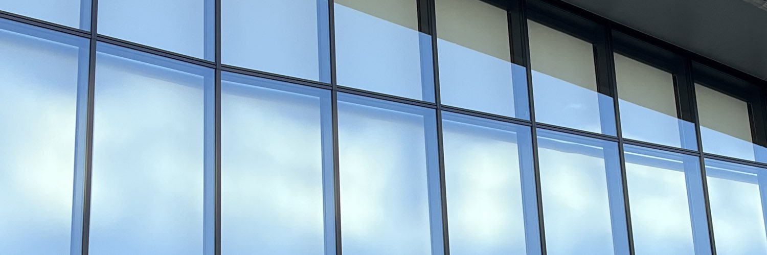 すう banner