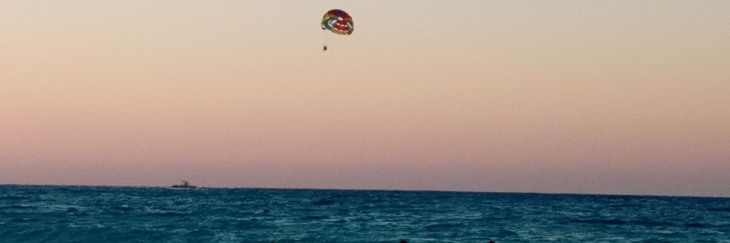 Essraa_11's profile banner image