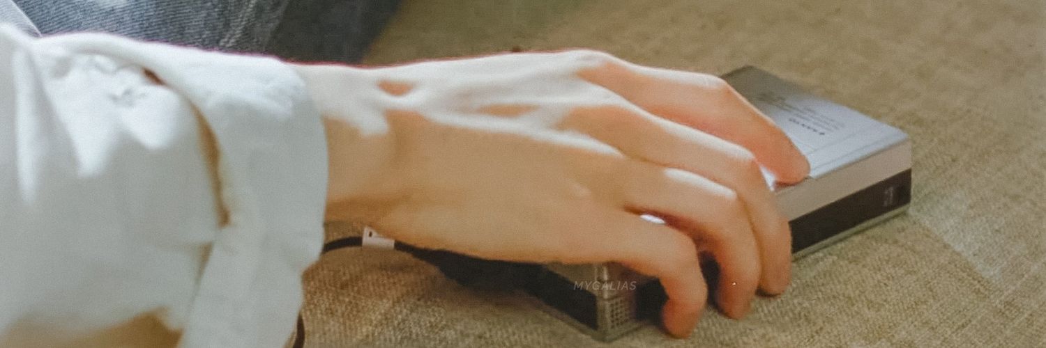 kimssow's profile banner image