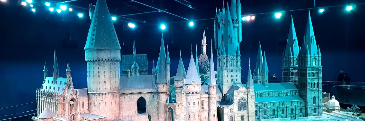 Simonesstories's profile banner image