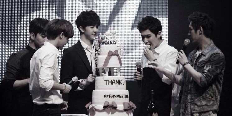 onlylookatme's profile banner image