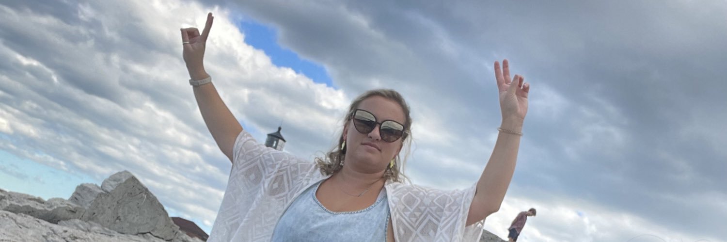 alissaatalbert's profile banner image