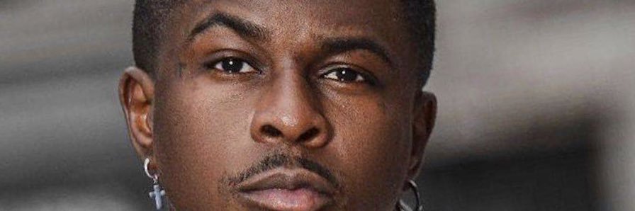 Quadra stadium banner