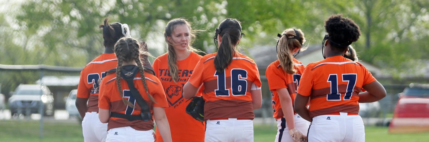 taylor adams 💗 banner