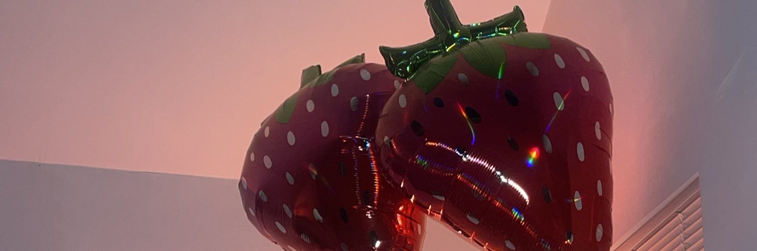 strawbarbiepie's profile banner image
