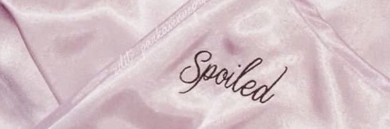 Queen María 🩷 banner