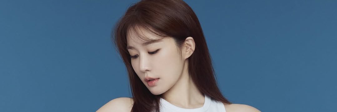 dearyinna's profile banner image
