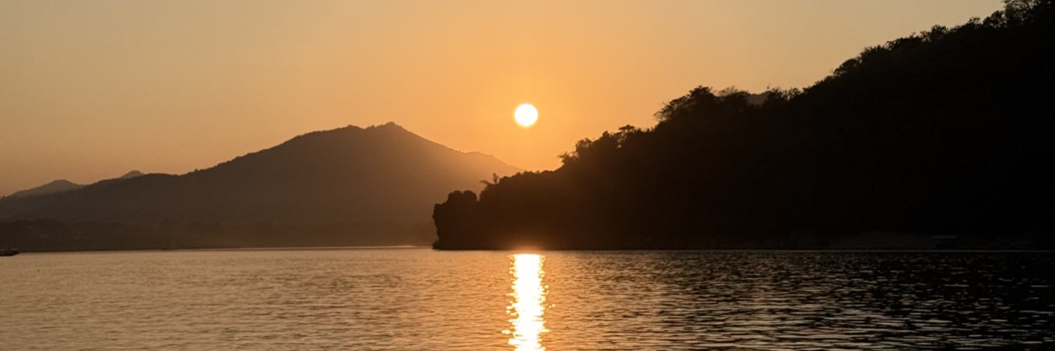laotiien's profile banner image