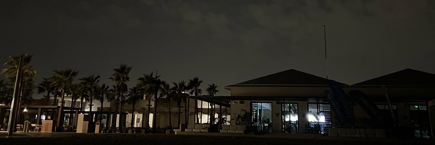 Maan banner