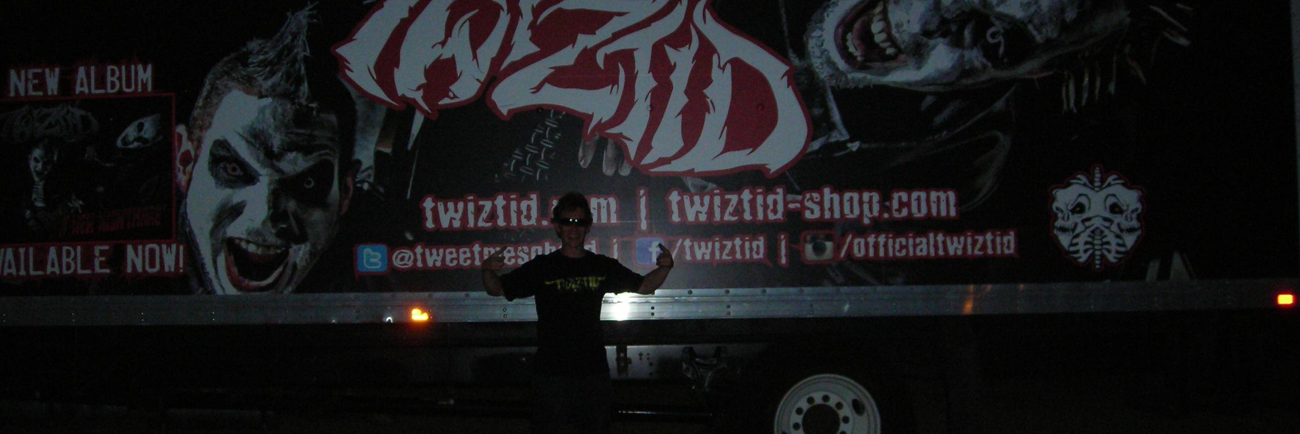 Miklo's profile banner image