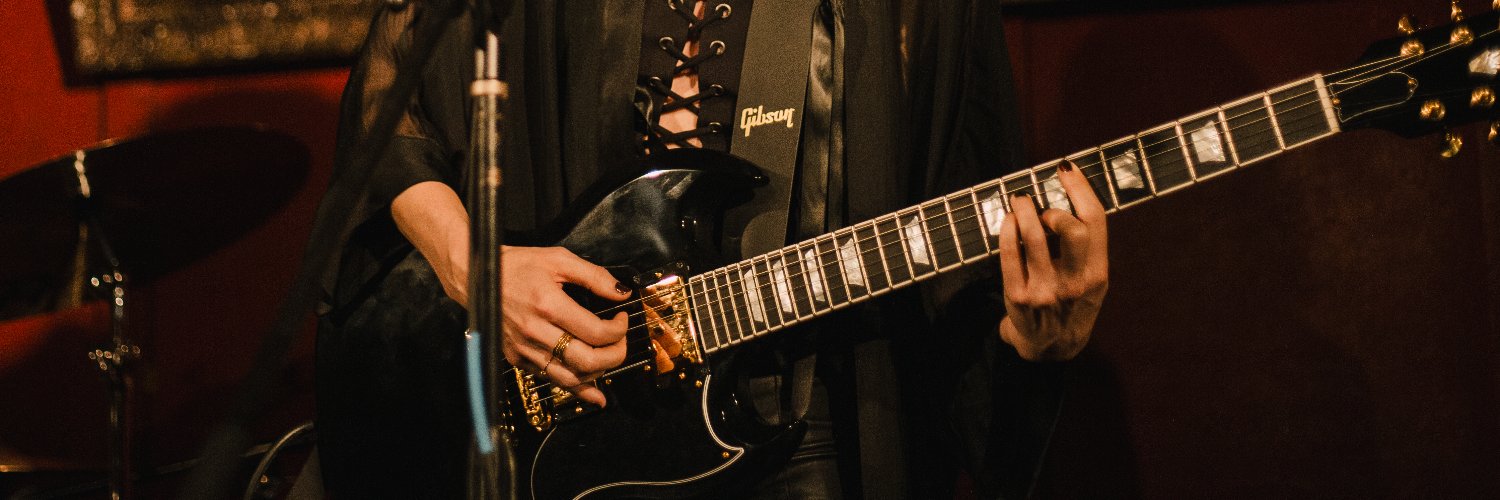 Allison Scagliotti (she/her) banner