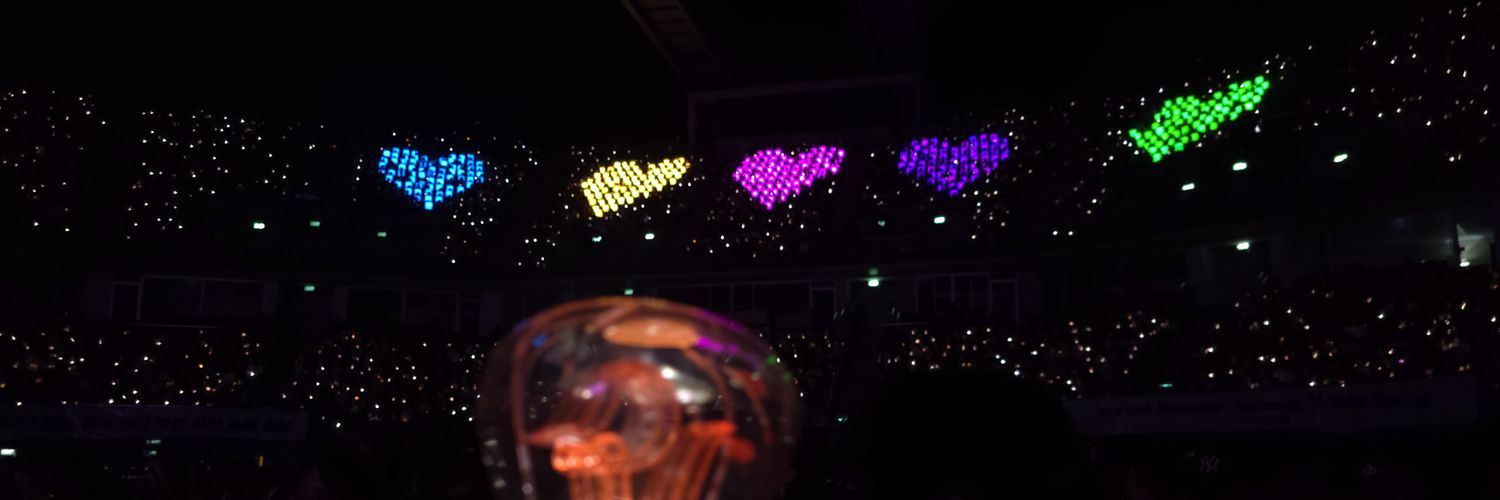 QueeNjuNG20's profile banner image