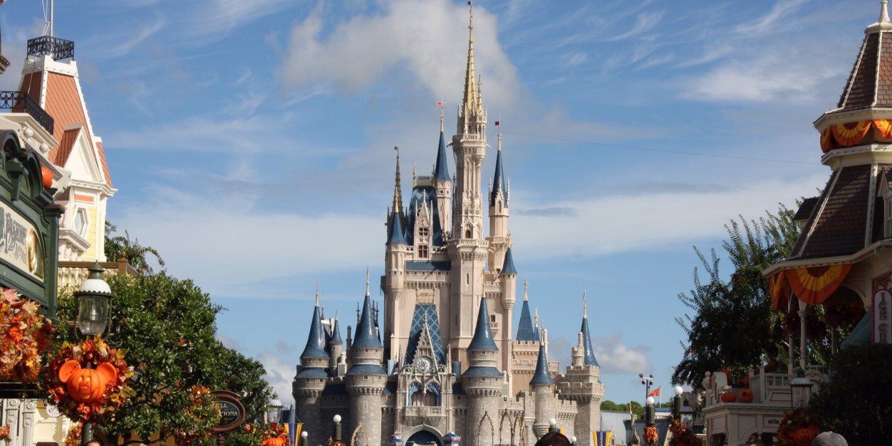 Linda Allison 💙 banner