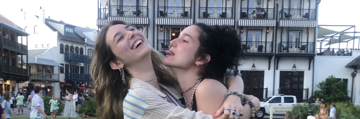 gabriellehellr's profile banner image