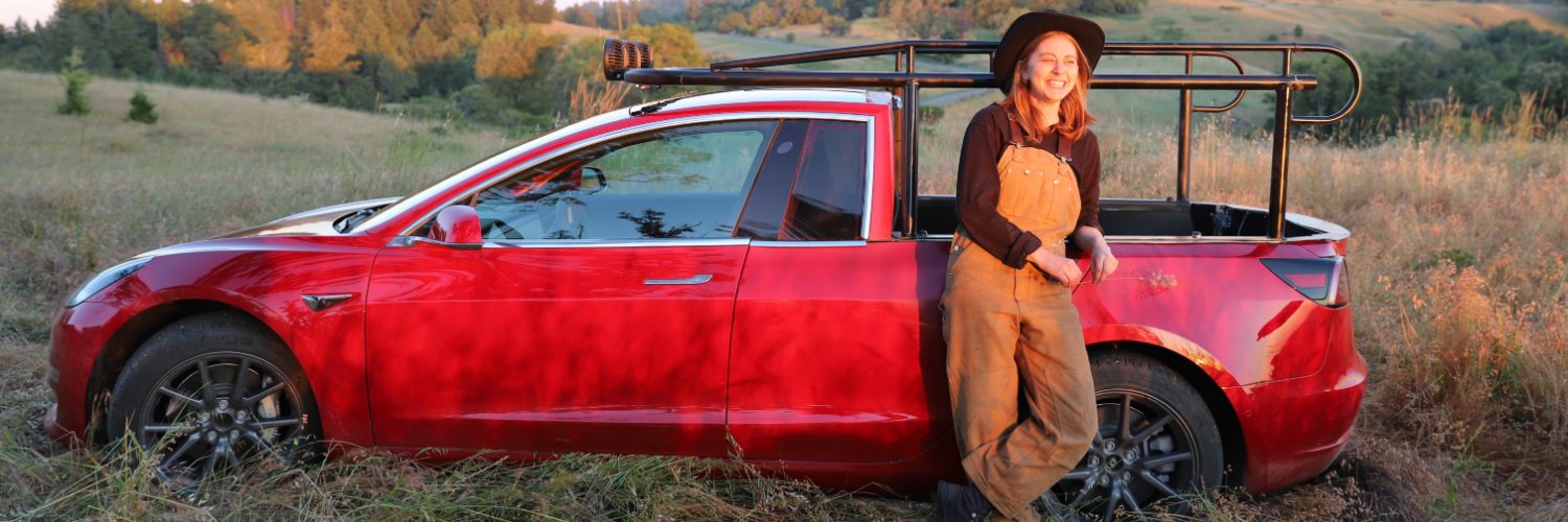 Simone Giertz banner