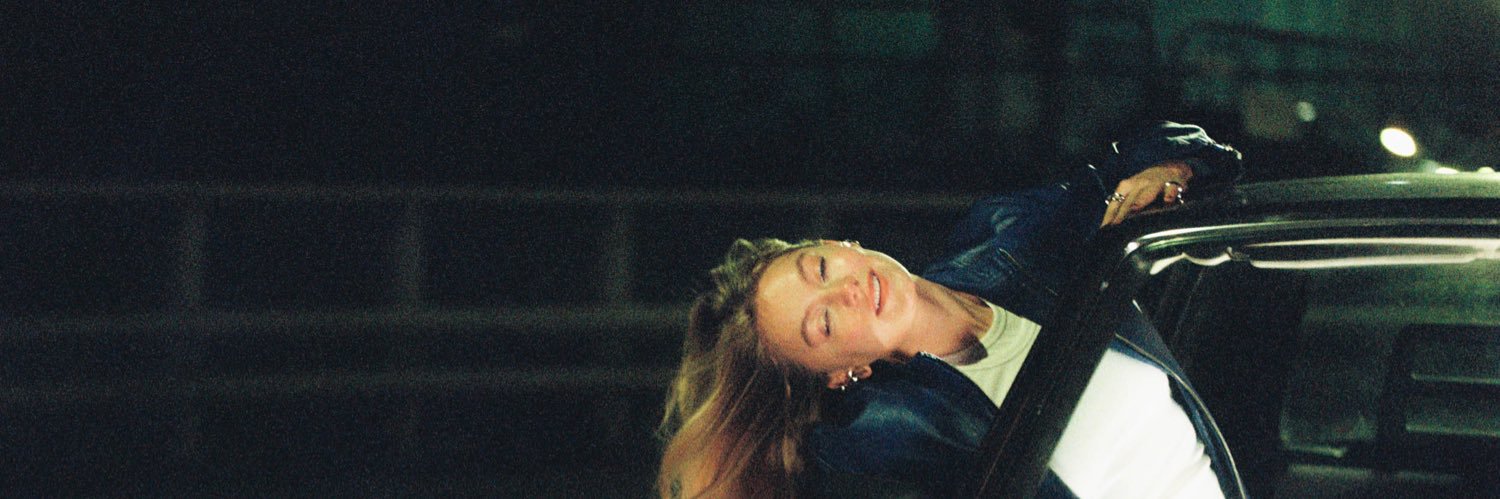 astridsofficial's profile banner image