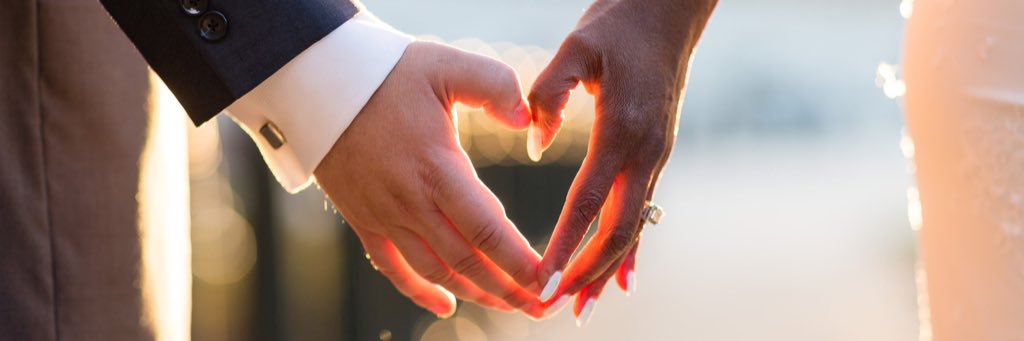 Elle #votelikeblackwomen #vaccinated banner