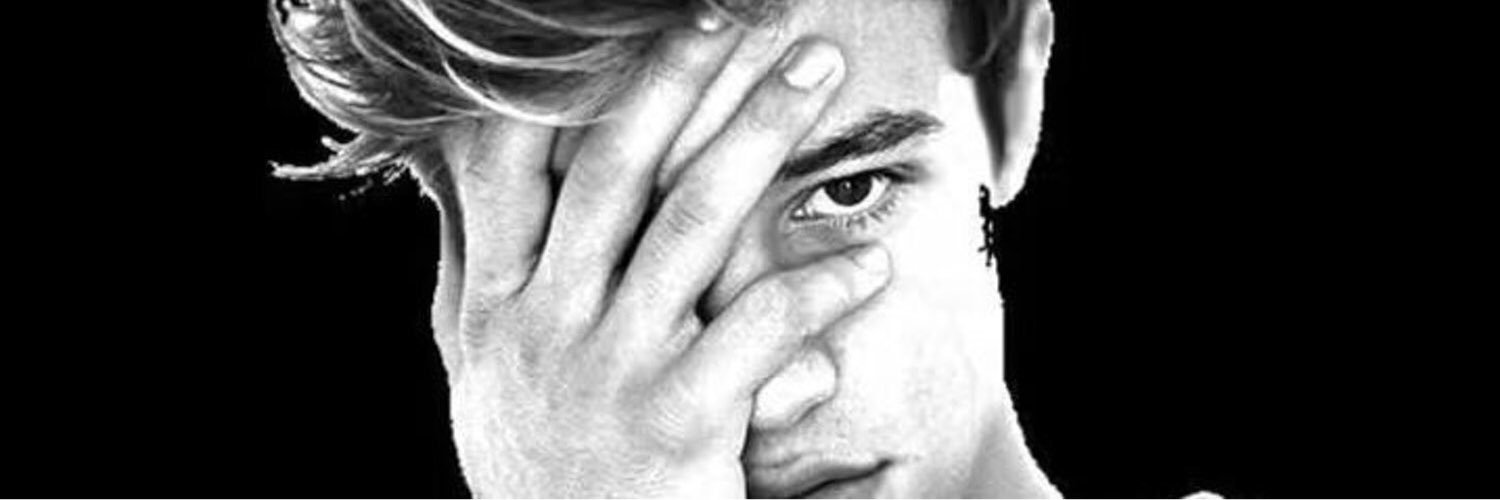 خارج على القانون banner