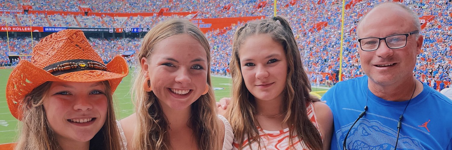 ashley_pitzl's profile banner image
