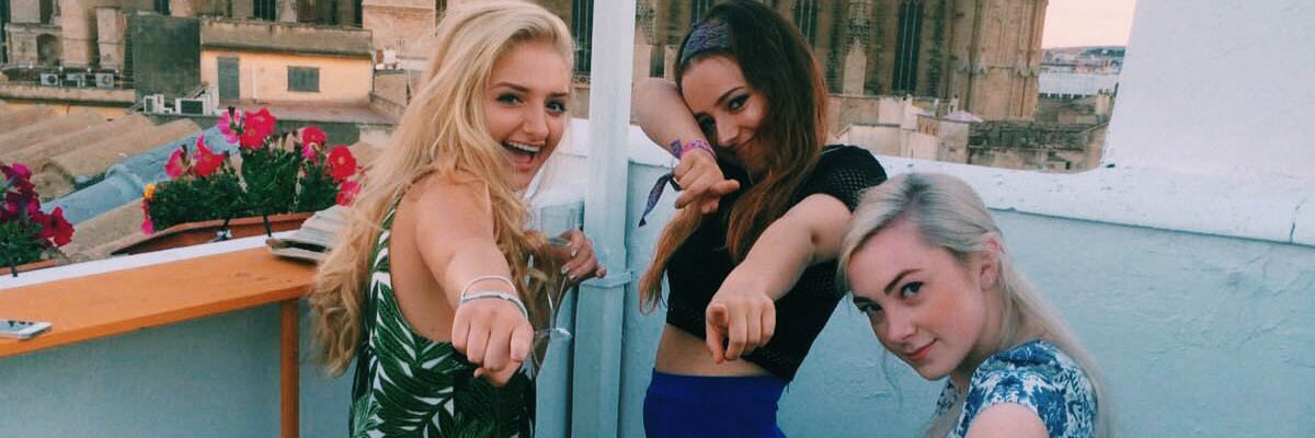 Laura_bailss's profile banner image