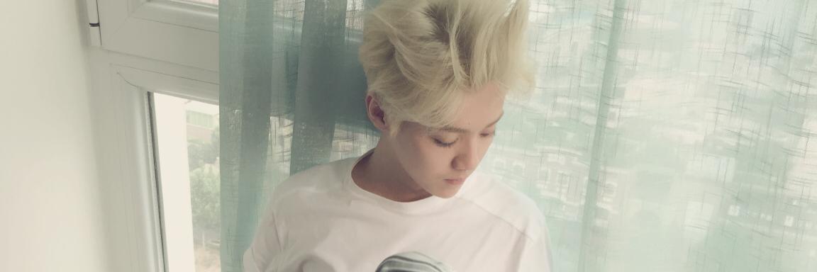 LUHAN (鹿晗) FANBASE banner