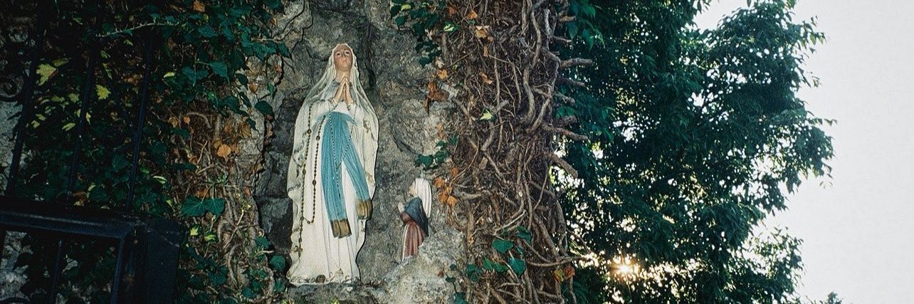 𝘓𝘪𝘭𝘪𝘢𝘯 banner