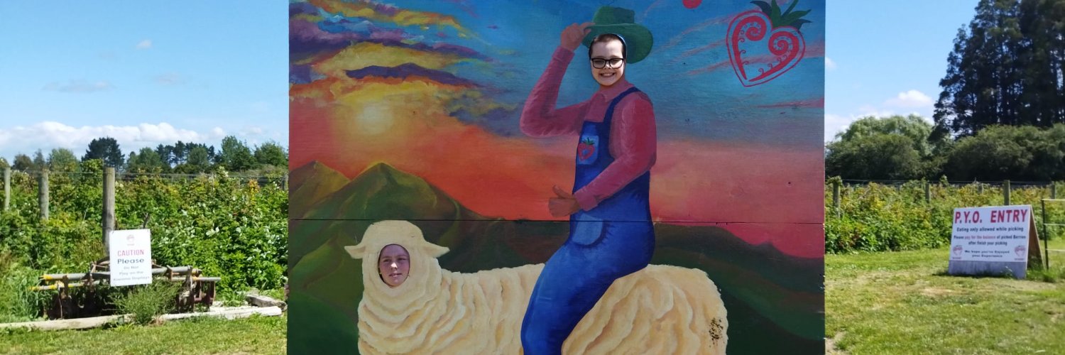 eelyah21's profile banner image