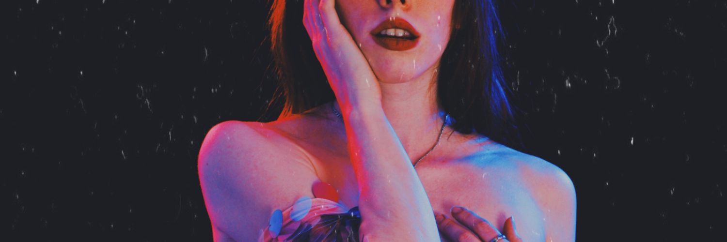 leiladamici's profile banner image