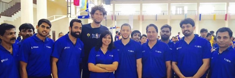 Divya Singh (दिव्या सिंह )🇮🇳 banner