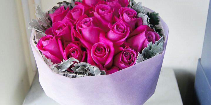 Ester Hotmaria Sabet banner