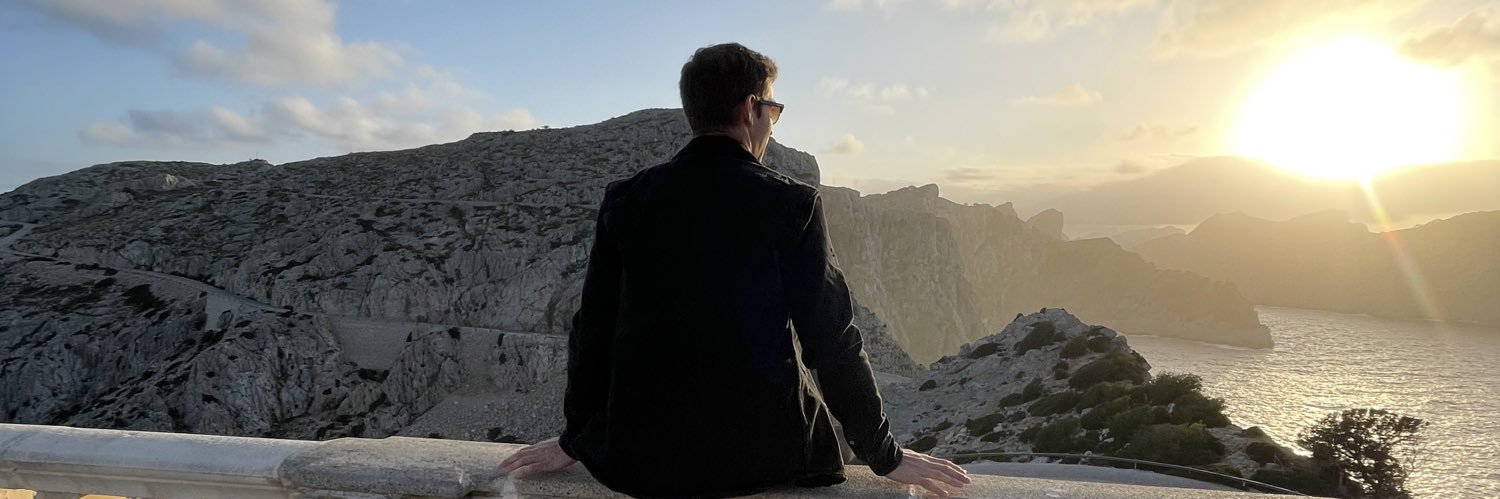Andreeu17's profile banner image