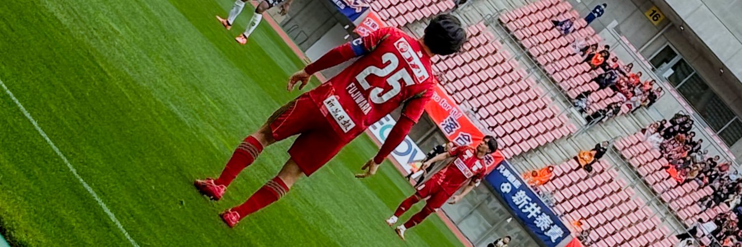 re__17n's profile banner image