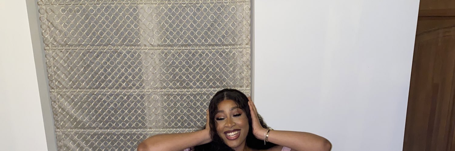 amyonyiB's profile banner image