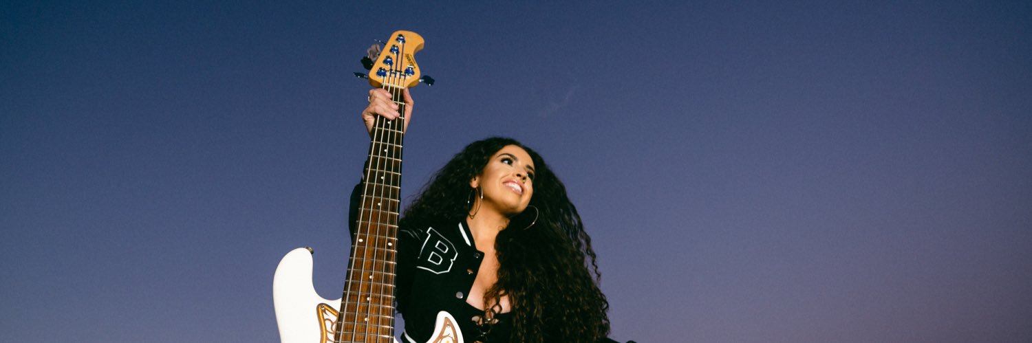 curlyhendo's profile banner image
