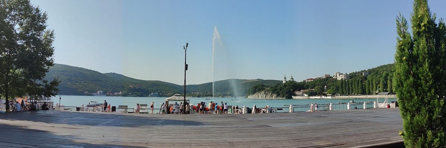 emer_puS's profile banner image