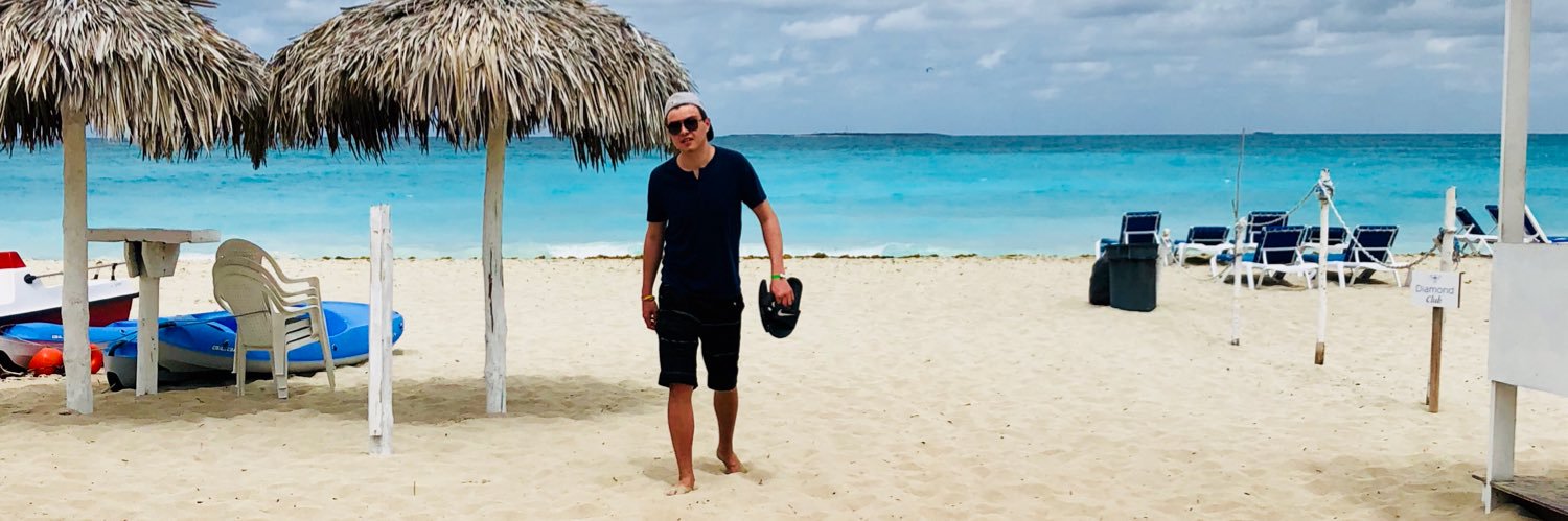 Zoey’s gram banner