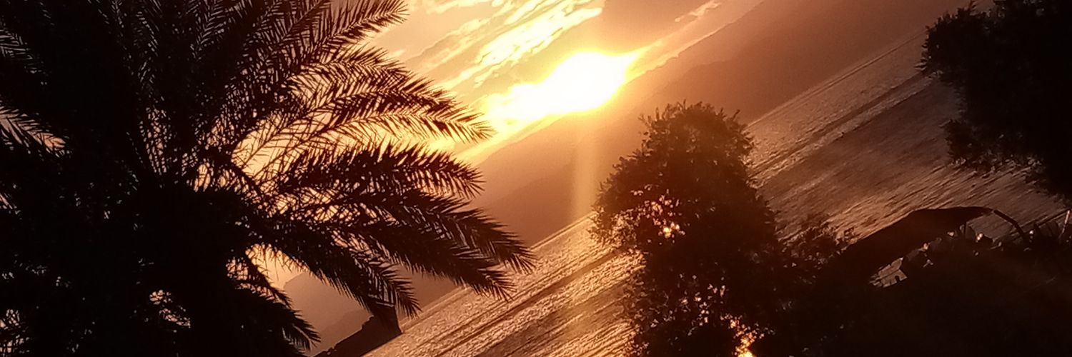 khhelo's profile banner image