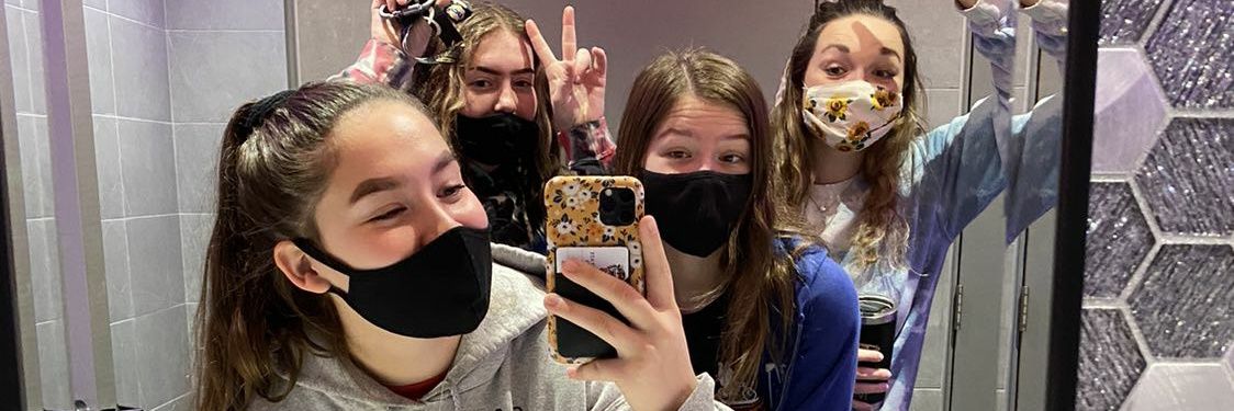 makenzee✌🏽 banner